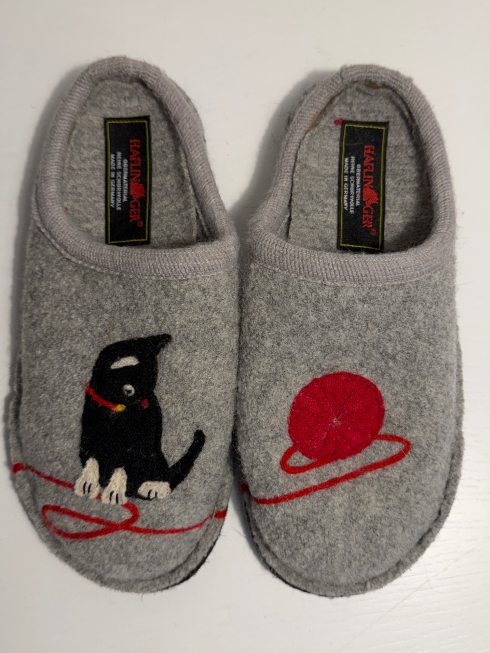 Haflinger Wool Felt Tuxedo Black Cat Slippers Gray Red Yarn Sz 36 US 6 Women's